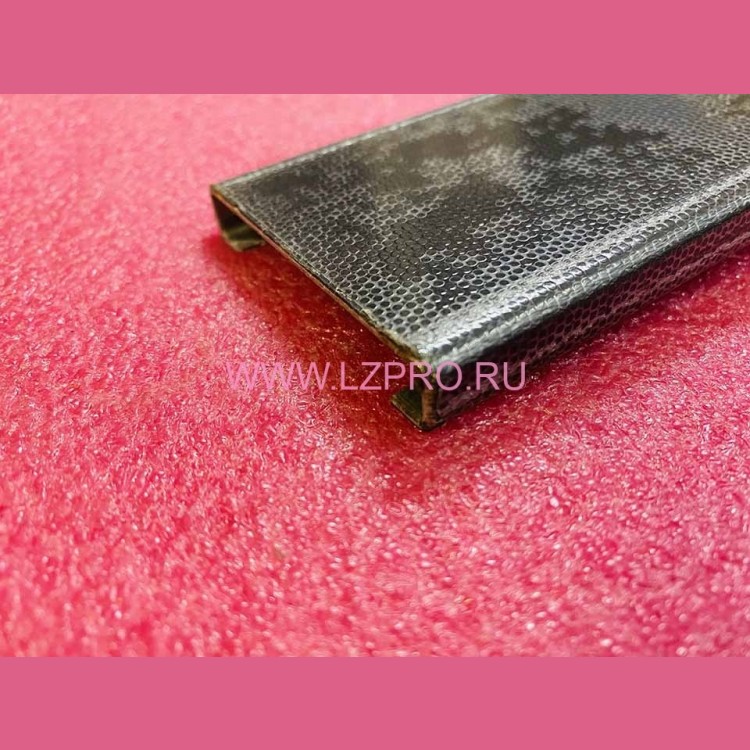 Плинтус кабины L-1077 мм ZAA402DV36 Otis